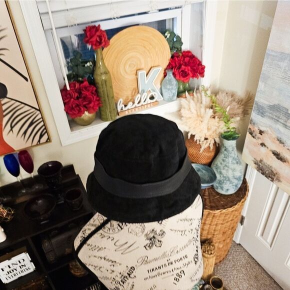 VTG Danier Genuine Suede Unisex Leather Bucket Style Hat. - Picture 14 of 15